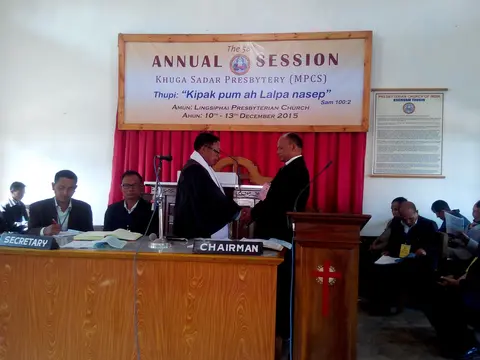 Moderator te kikhutsanna