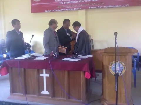 Moderator te kikhutsanna2..